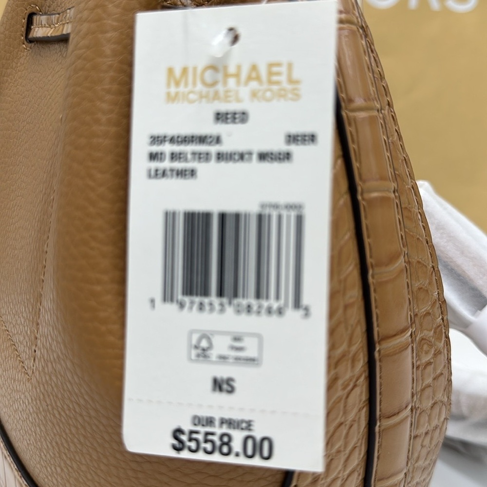 MICHAEL KORS
Reed Medium Pebbled Leather Belted Bucket Messenger SatchelCrossbo - Picture 16 of 16